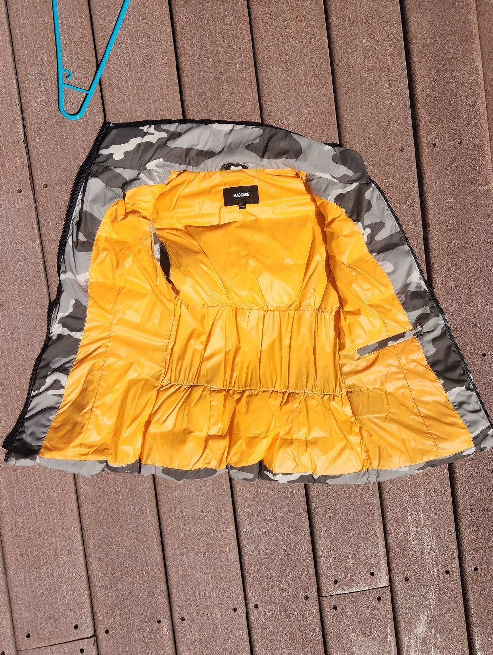 Mackage Camo Vest- Womens - Picture 3 of 3